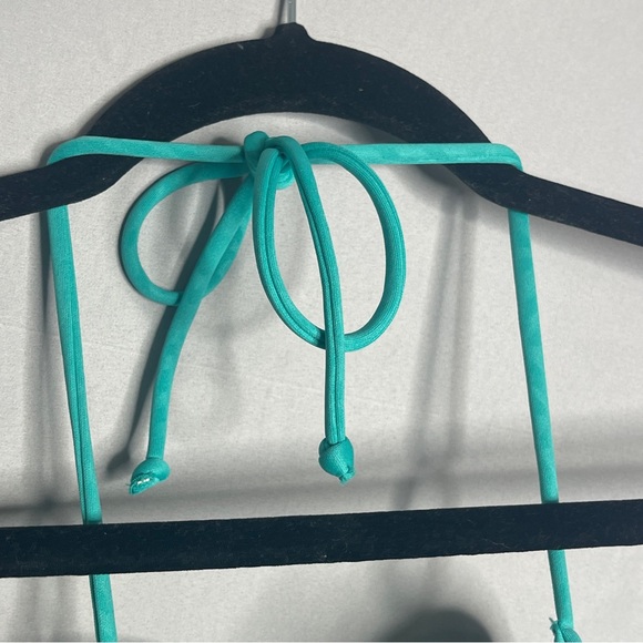 Victoria’s Secret Blue Bathing Suit Top - Picture 10 of 10